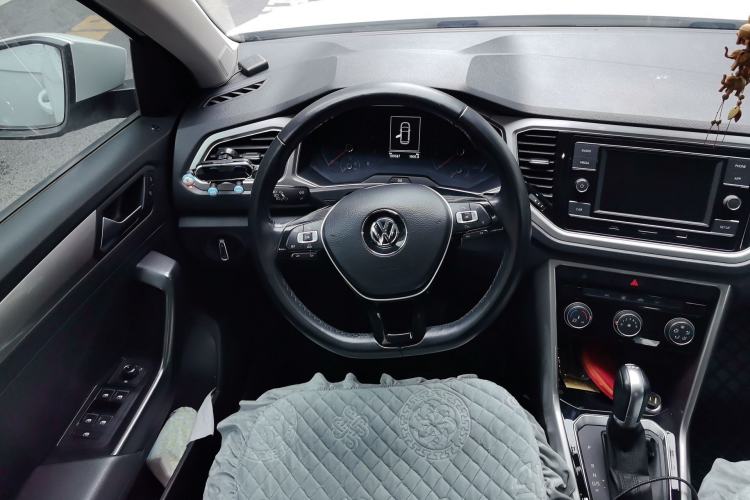 Used Volkswagen T-ROC 2019 280TSI DSG Two-Wheel Drive Advanced Version China VI Standard Steering Wheel