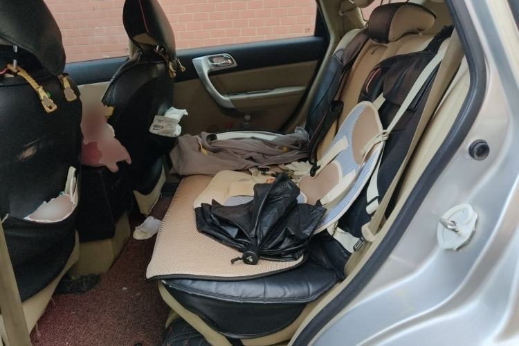 Used Haval H6 2011 Green Silence 2.0T Manual Two-Wheel Drive Urban Model