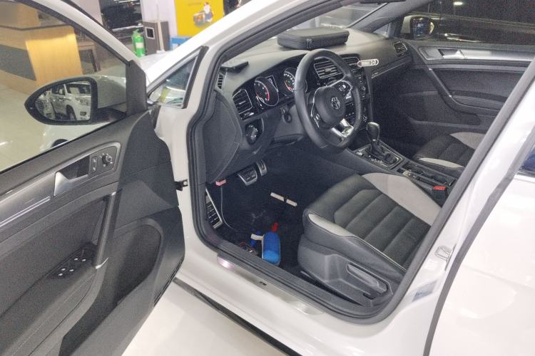 Used Volkswagen Golf 2018 280TSI Automatic R-Line Model
