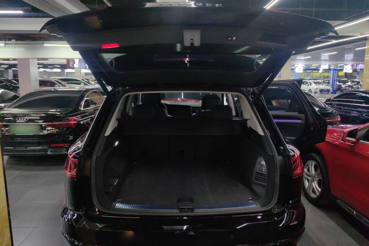 Used Volkswagen Touareg 2022 3.0 TSI Luxury Edition Black Diamond Sport Package