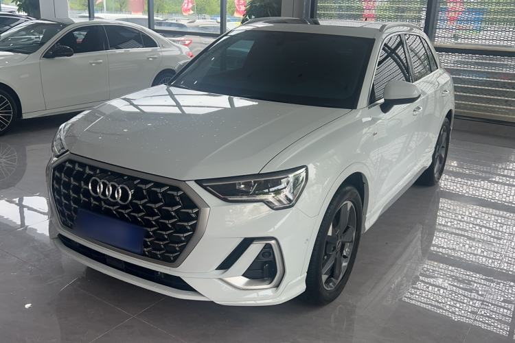 Used Audi Q3 2024 35 TFSI Fashion Dynamic Edition Guazi used car, China used car export, Used car for sale, Used cars, Cheapest cars for sale