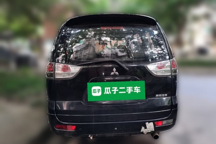 Used Mitsubishi Zinger 2011 2.0L Manual Transmission Luxury Version