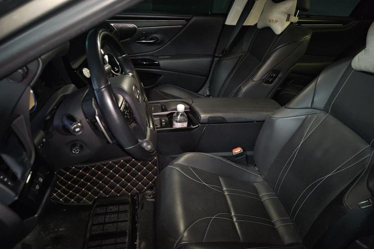 Used Lexus ES 2021 300h Executive Edition
