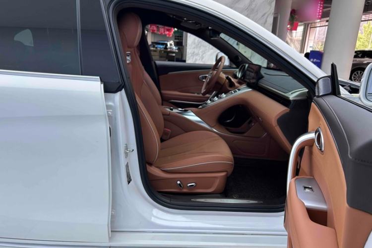 Used ORA Lightning Cat 2022 555 km Luxury Edition