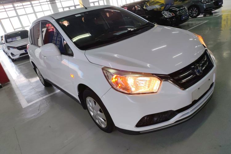 Used Venucia R50 2015 1.6L Manual Fashion Edition Exterior 1