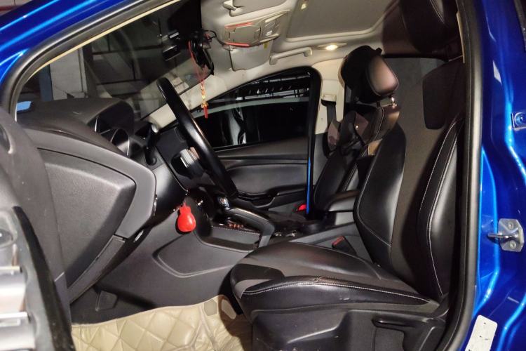 Used Ford Focus 2012 Hatchback 2.0L Automatic Luxury Sport Model
