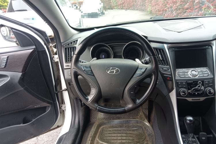 Used Hyundai Sonata 2011 2.0L Automatic Top-Grade Version
