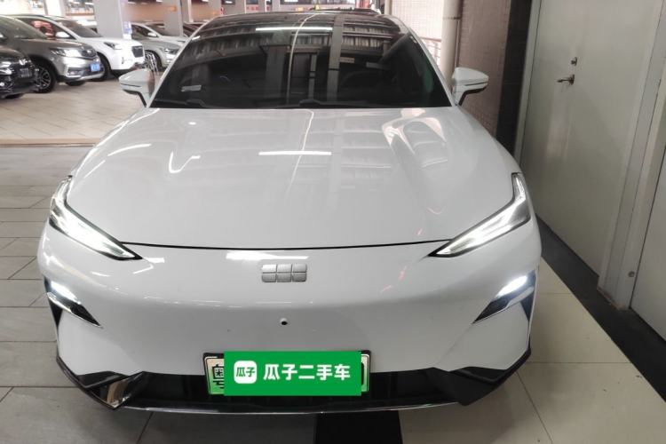 Used Geely Galaxy E8 2024 665 km Range Rear-Drive Starship Long-Range Version Front