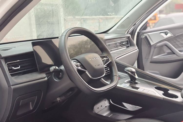 Used Roewe D5X DMH 2024 135 Tech Edition
