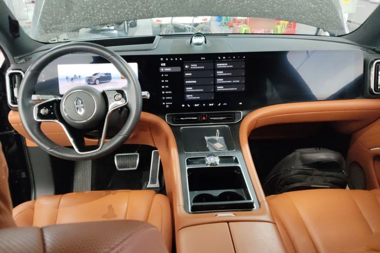 Used Hima AITO M9 2024 Range-Extended Ultra Version 42 kWh 6-Seater Model Center Console