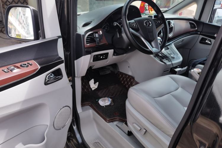 Used JAC Group Refine M5 2016 2.0T Gasoline Automatic Business Edition Driver Seat