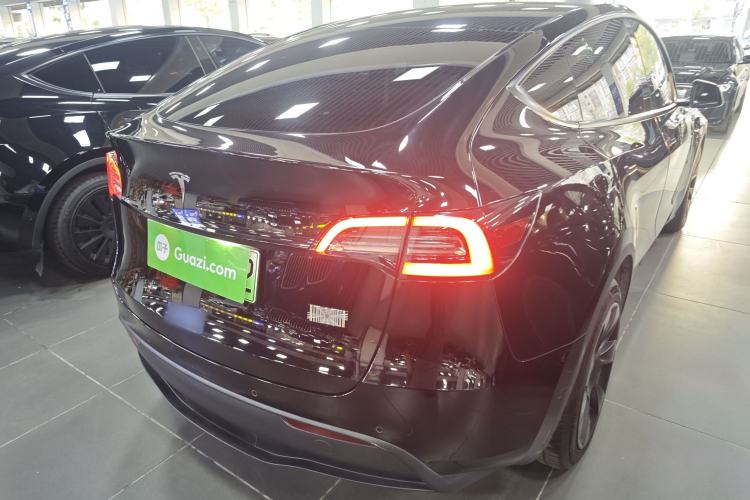 Used Tesla Model Y 2021 Long-Range All-Wheel-Drive Version 3D7
