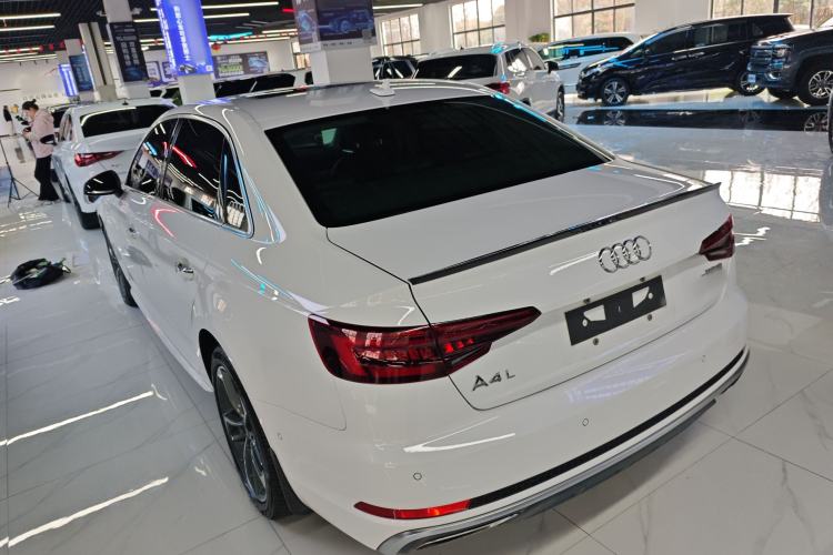 Used Audi A4L 2019 40 TFSI Fashion Edition China VI Emission Standard