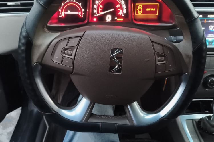 Used DS 5LS 2015 1.6T Comfort Edition THP160
