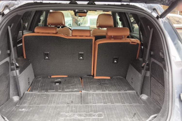 Used BYD Tang New Energy 2022 EV 730KM Luxury Model
