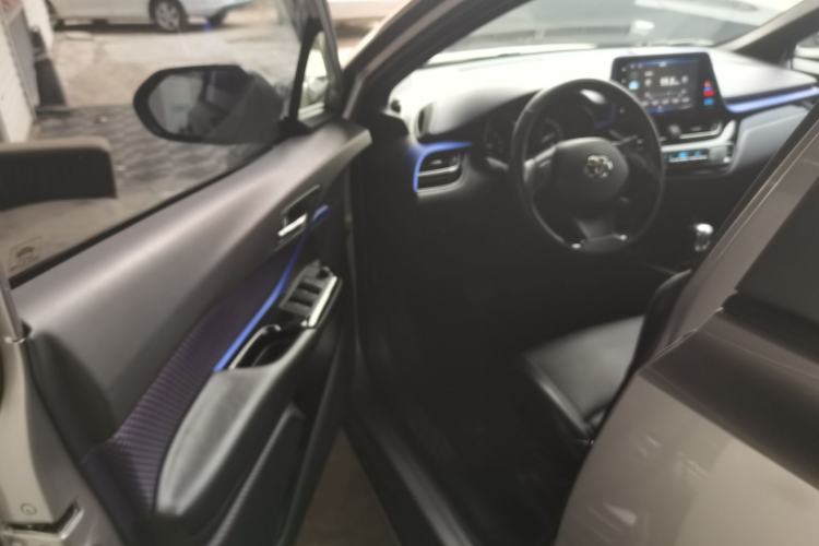 Used Toyota IZOA 2018 2.0L Yichi Version China VI Standard