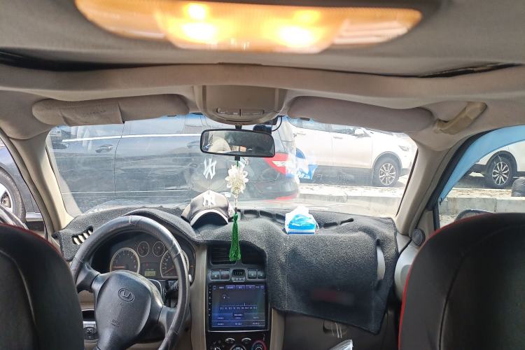 Used Huatai Santa Fe Classic 2012 2.0L Gasoline Manual Two-Wheel Drive with Sunroof Headliner