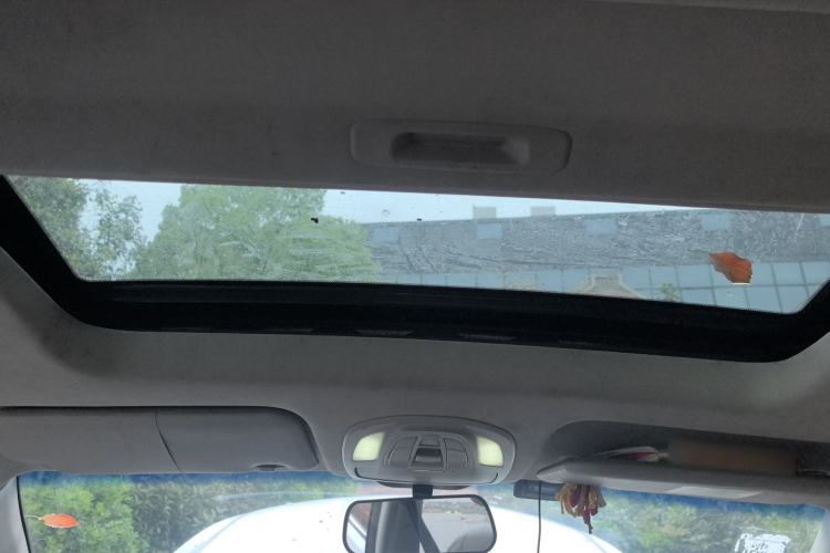 Used Baojun 730 2017 1.5T DCT Fashion Edition 7-Seater China V Emission Standard Headliner