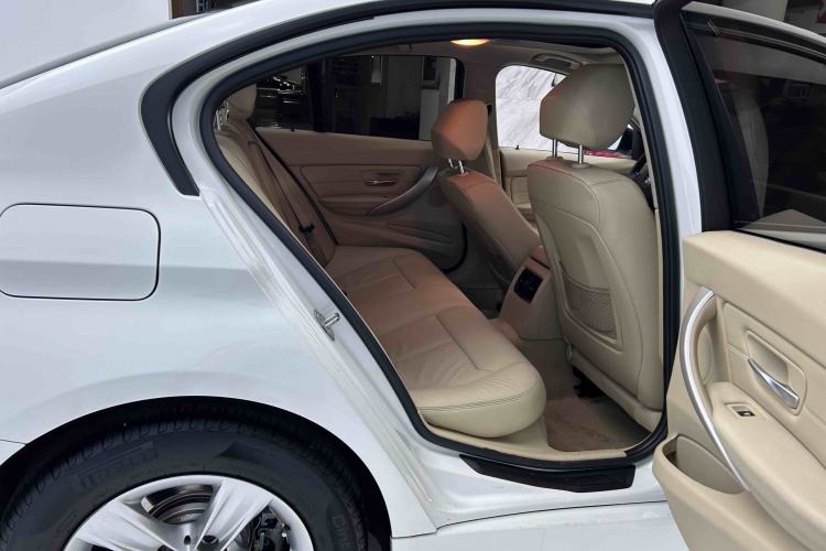 Used BMW 3 Series 2015 320i Fashion Model
