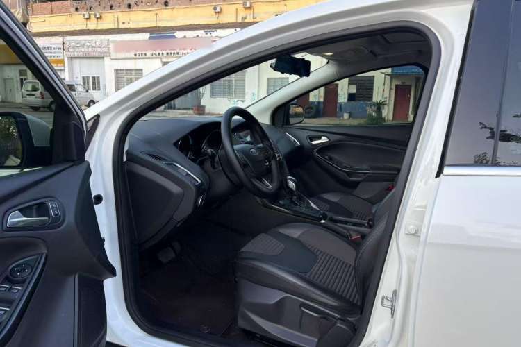 Used Ford Focus 2020 Hatchback Classic 1.5L Automatic Trendy Model