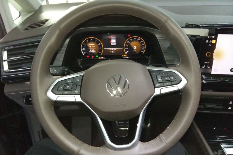 Used Volkswagen Viloran 2022 380TSI Luxury Edition