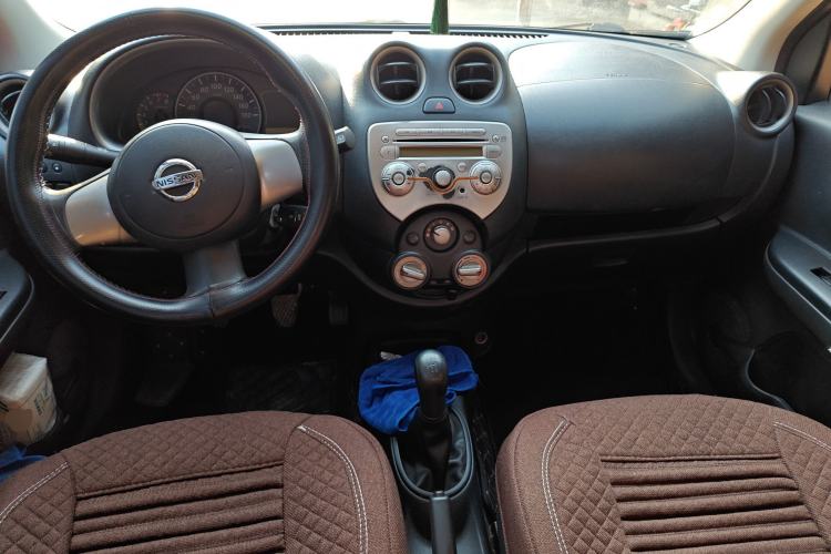 Used Nissan March 2015 1.5L Manual E-Xuan Edition Center Console
