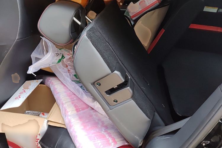 Used JETOUR Dashing i-DM 2023 1.5T DHT Lightning 01 Left Rear Seat