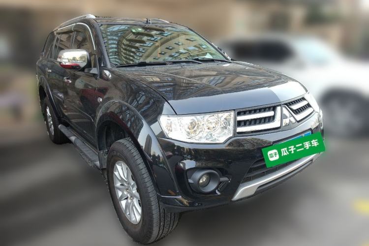 Used Mitsubishi Pajero Sport 2013 3.0L Automatic 4x4 Flagship Edition Front Right 45 Deg