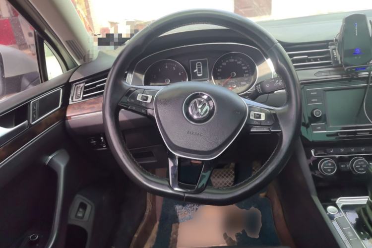 Used Volkswagen Magotan 2018 330TSI DSG Luxury Model Steering Wheel