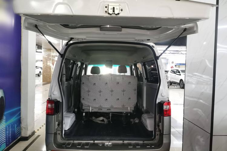 Used Jinbei Hiace X30 2024 1.5L Wealthy-Style Passenger Van 5/6/7 Seater
