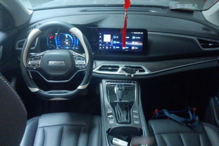 Used Dongfeng Fengon 580 2022 1.5T Automatic Luxury Version Center Console