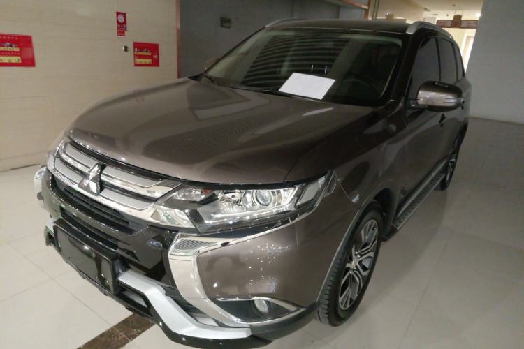Used Mitsubishi Outlander 2018 2.0L Two-Wheel-Drive Jiale Edition 7-Seater
