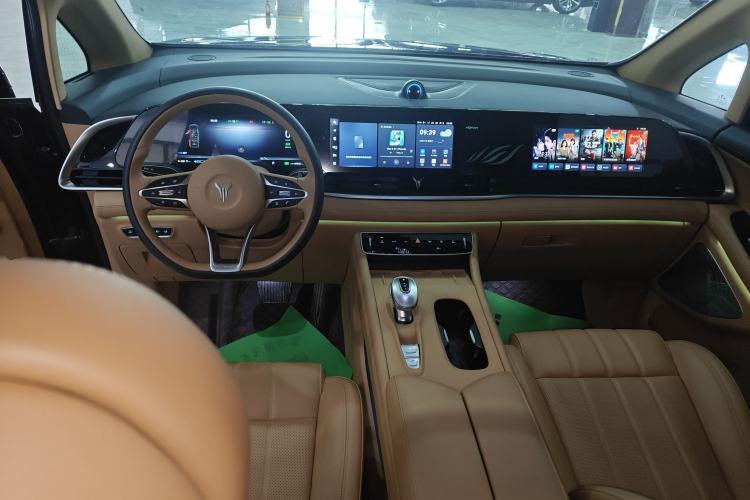 Used VOYAH Dream 2024 PHEV Extended-Range Premium Edition Center Console