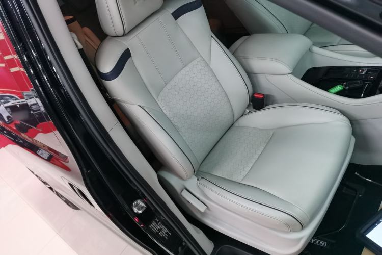 Used FORTHING M7 2022 Lingjue Model 2.0T Automatic Executive Edition
