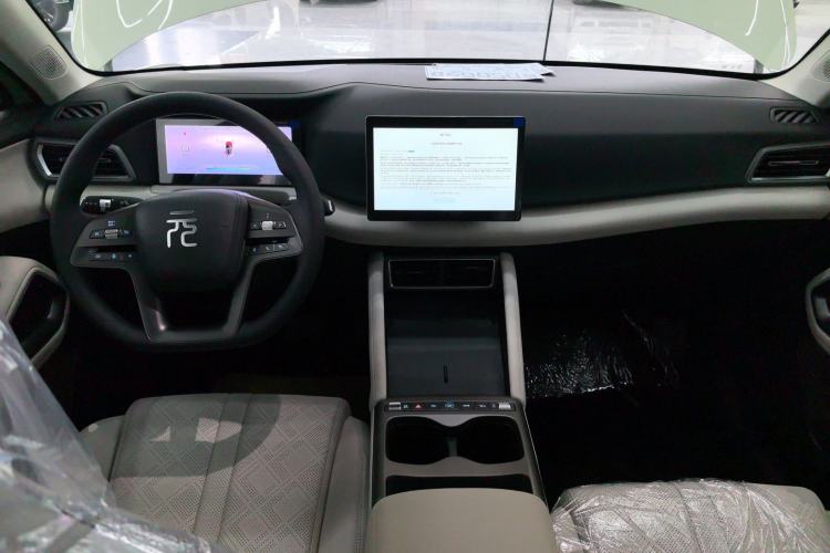 Used BYD Yuan UP 2025 Model 301KM Leading Version
