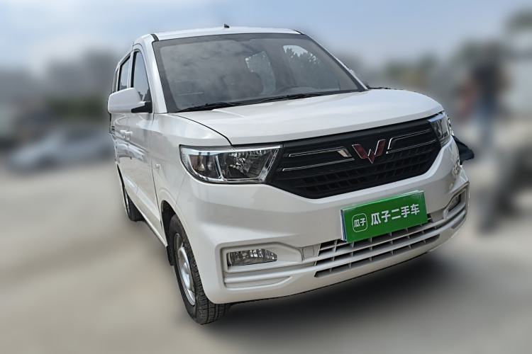 Used Wuling Hongguang V 2022 1.5L Jingqu Edition Electric-Assist LAR Front Right 45 Deg