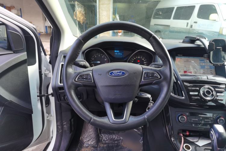 Used Ford Focus 2015 Hatchback EcoBoost 125 Automatic Supreme Style Edition