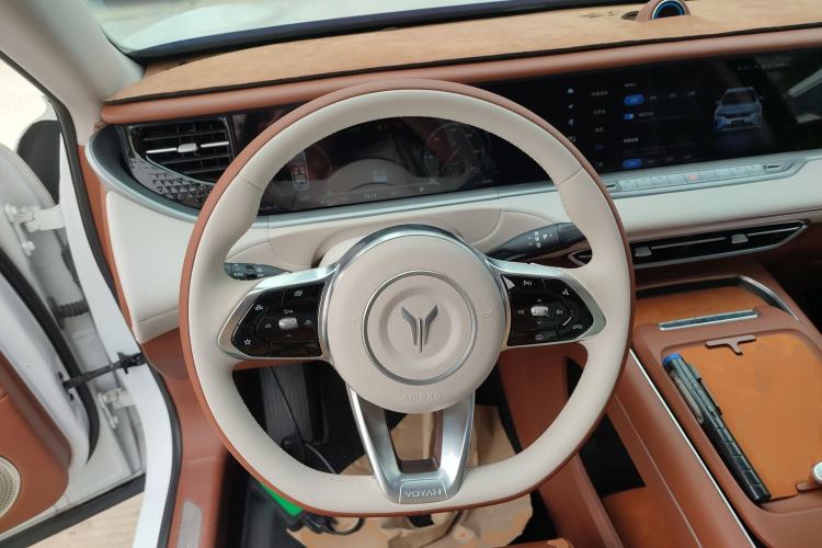 Used VOYAH FREE 2024 Ultra-Long Range Intelligent Driving Version Steering Wheel