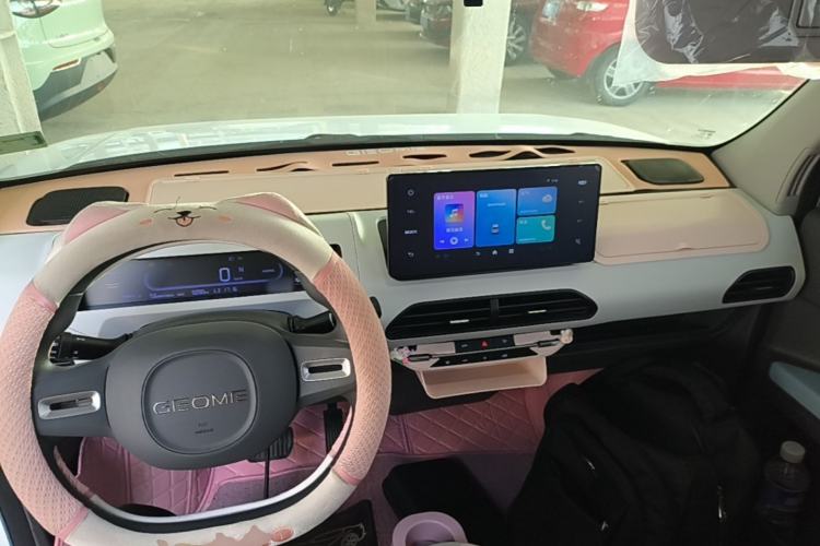 Used Geely Galaxy Panda 2024 Panda Mini 200km Endurance Bear Center Console