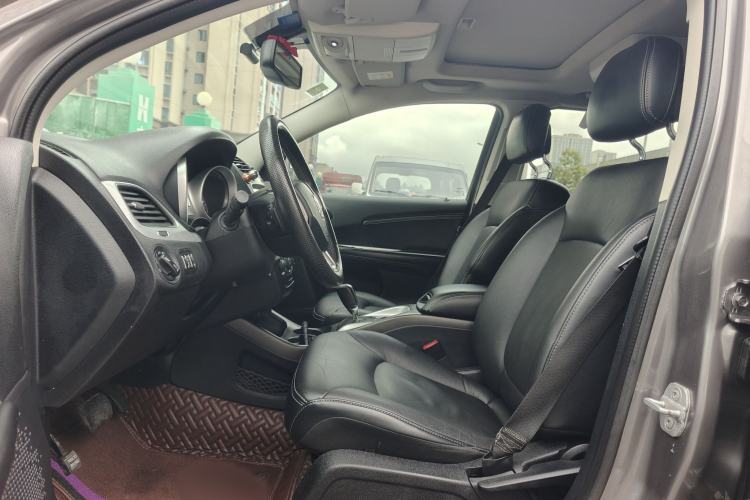 Used Fiat Freemont 2013 3.6L Intelligent All-Wheel-Drive Version Left Front Seat