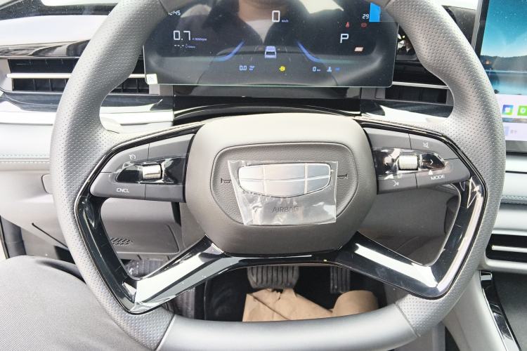 Used Geely Auto Emgrand X7 Sport 2026 Model 1.5TD Aspirational Steering Wheel