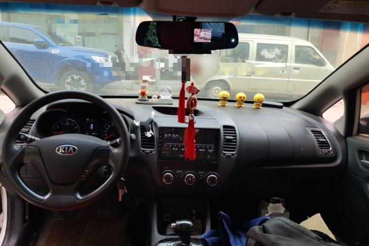 Used Kia K3 2016 1.6L Automatic GL Center Console