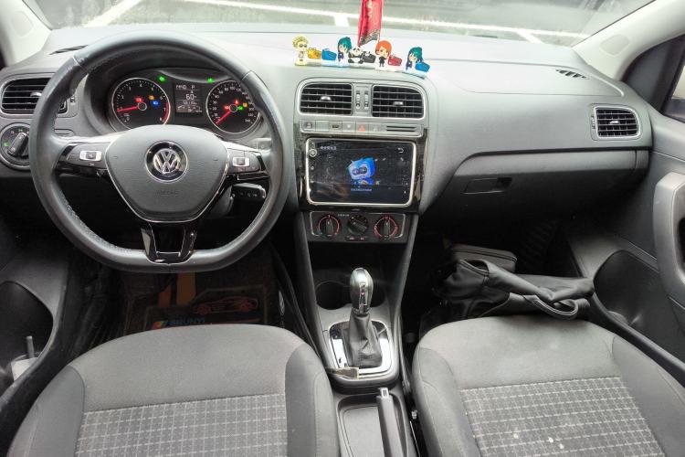 Used Volkswagen Polo 2018 1.5L Automatic Enjoyment Model Center Console