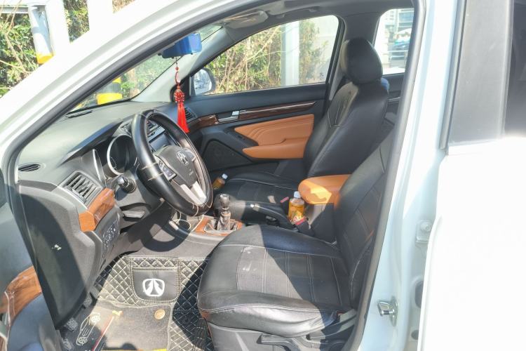 Used BAIC Weiwang S50 2016 1.5T Manual Happy Motion Superior Edition Left Front Seat