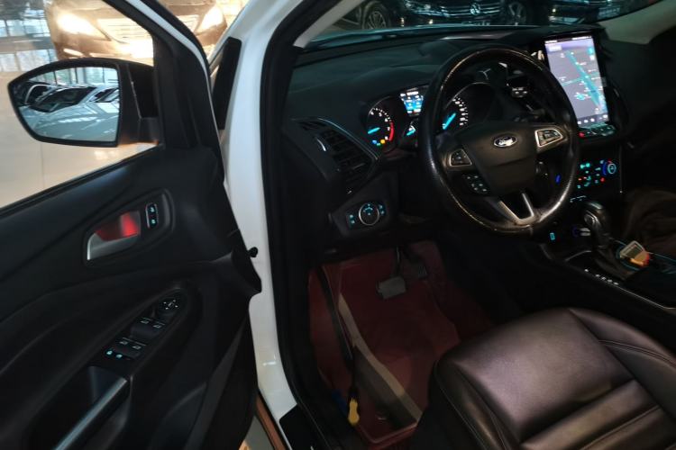 Used Ford Kuga 2019 EcoBoost 180 Two-Wheel-Drive Titanium Plus Model China VI Standard Driver Seat