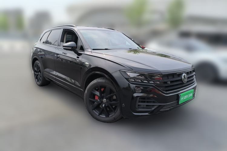 Used Volkswagen Touareg 2021 3.0 TSI Prestige Edition Classic Sport Package Front Right 45 Deg