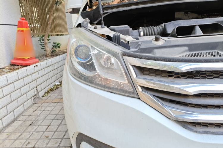 Used SAIC MAXUS G10 2016 2.0T Automatic Elite Edition Exterior 6