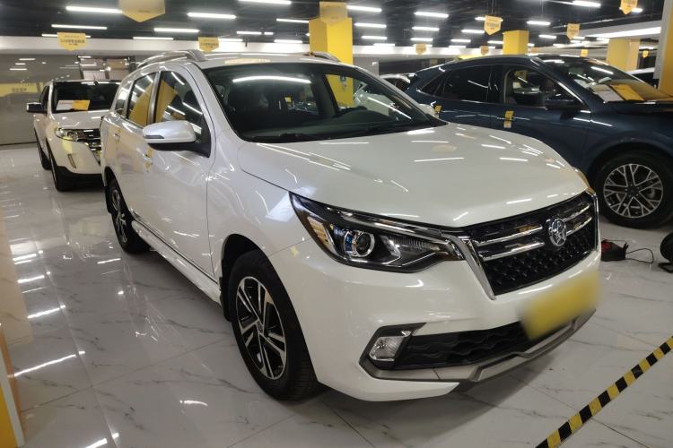 Used Venucia T70 2018 2.0L CVT Smart Edition Exterior 2