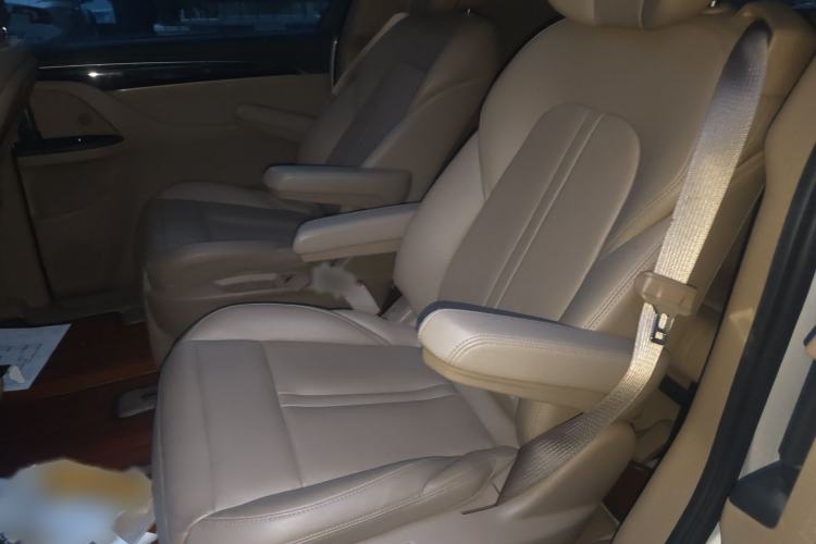 Used Buick GL8 2017 ES 28T Luxury Model China V Standard Interior 4