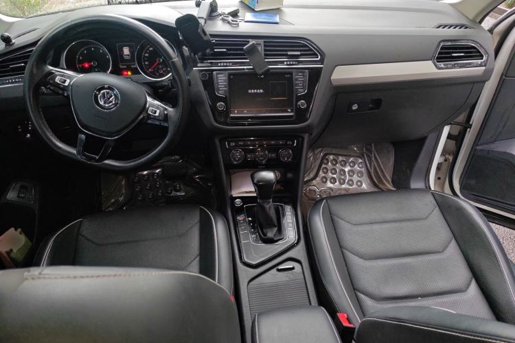 Used Volkswagen Tiguan L 2017 330TSI Automatic Two-Wheel Drive Flagship Edition Center Console